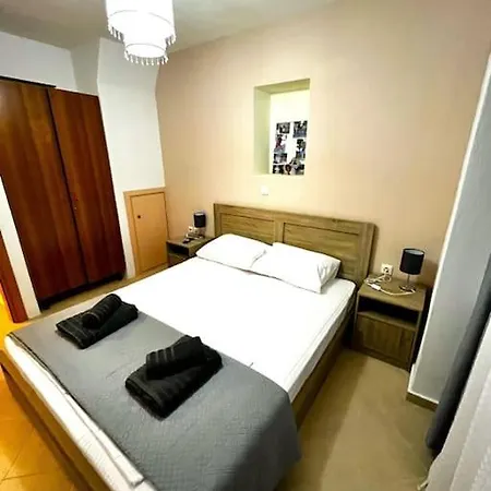 The Fortress, Beautiful Private House For 6 Holiday home *