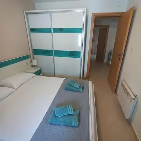 The Fortress, Beautiful Private House For 6 *